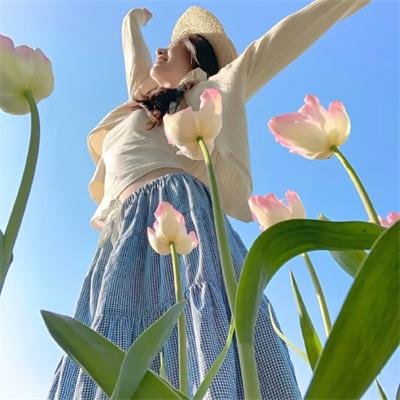 重生八零年代娶了师娘